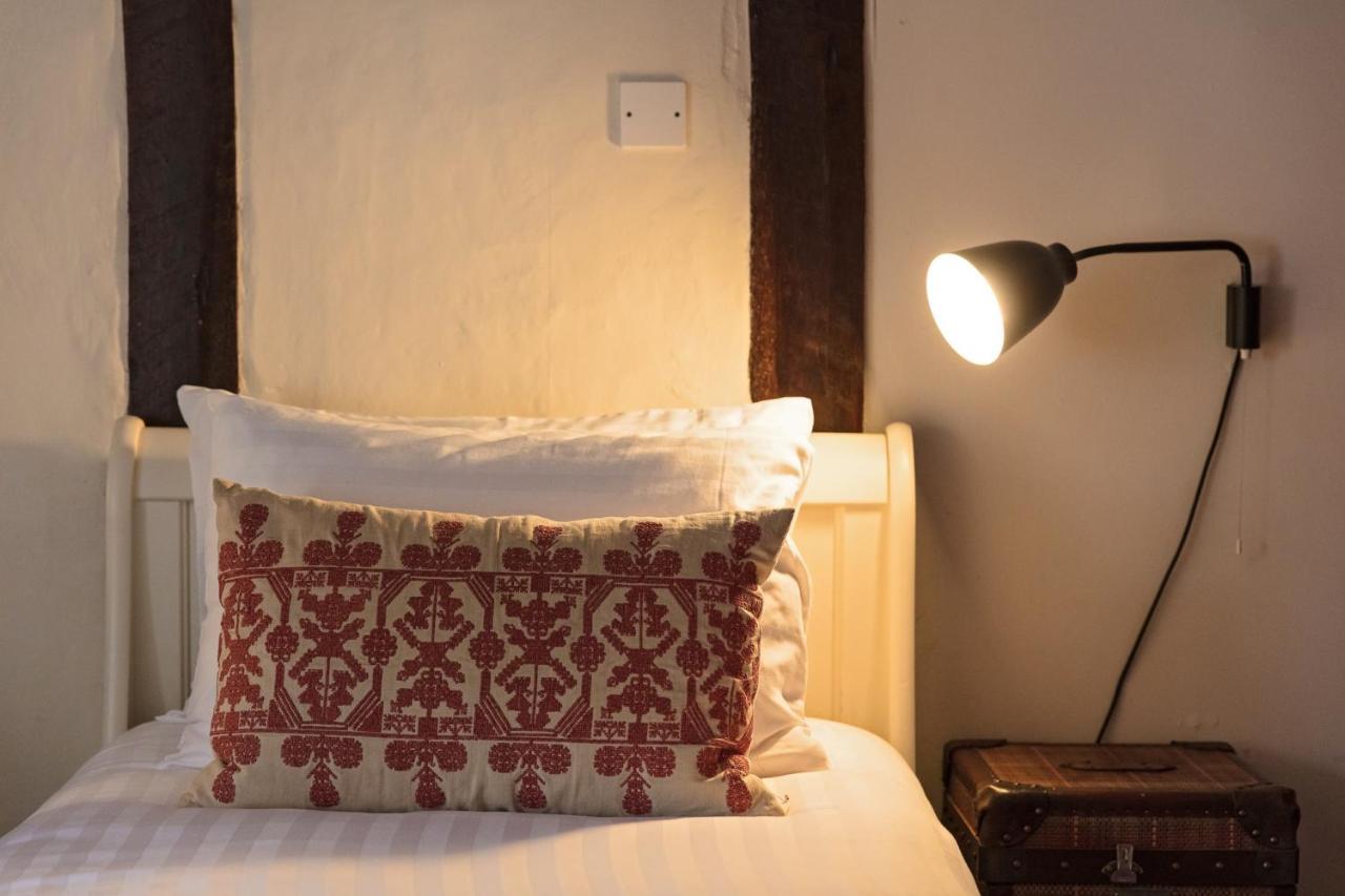 The Black Lion Hotel Little Walsingham Exteriér fotografie
